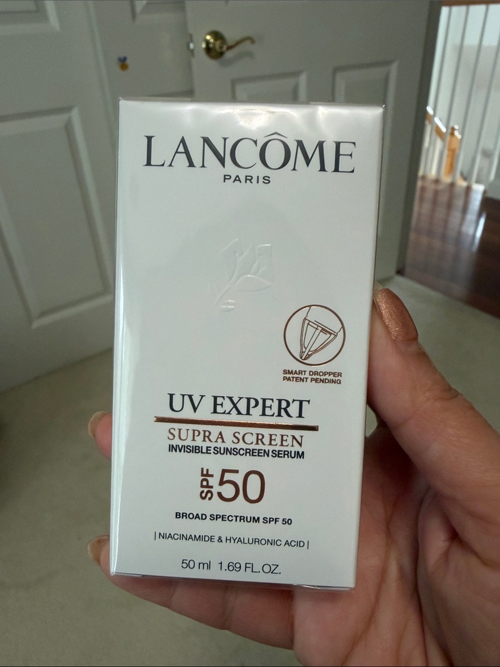 Lancôme UV Expert Supra Screen Invisible Sunscreen Serum - White & Gold